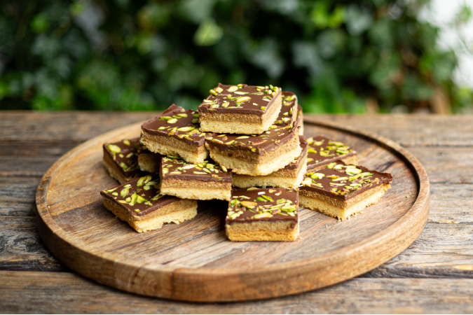 Dubai-Style Pistachio & Chocolate Shortbread Dubai-Style Pistachio & Chocolate Shortbread